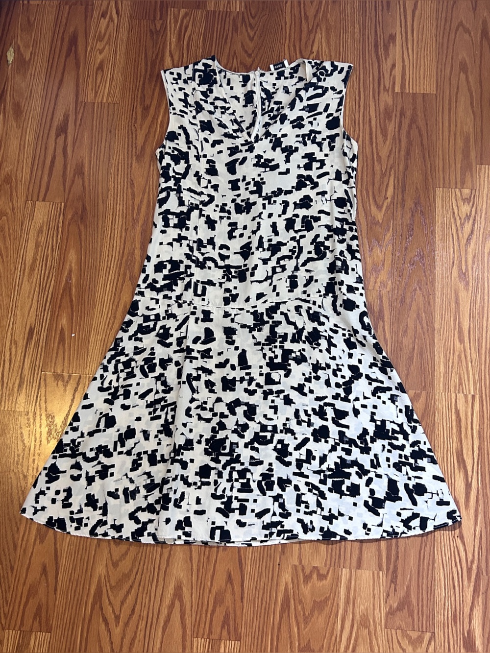 Vince silk abstract print shift dress sz 2 🖤🤍